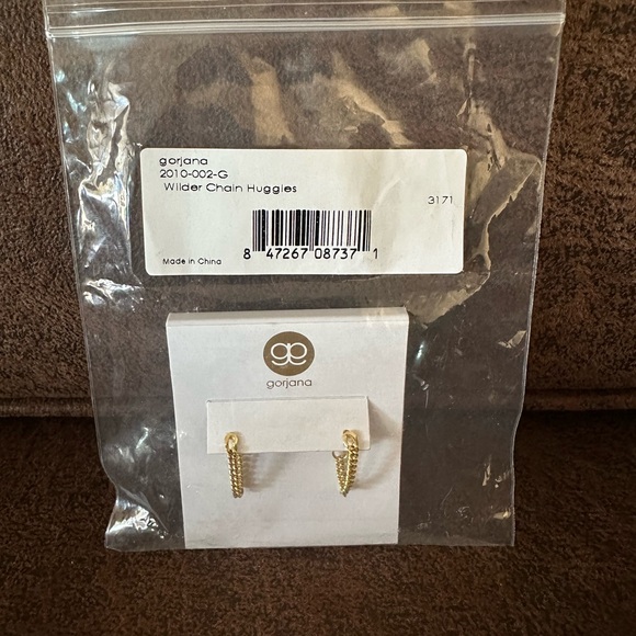 gorjana Wilder Chain Huggies - Picture 6 of 6